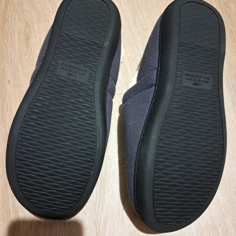 HOUSE SHOES - Picture 2 of 2